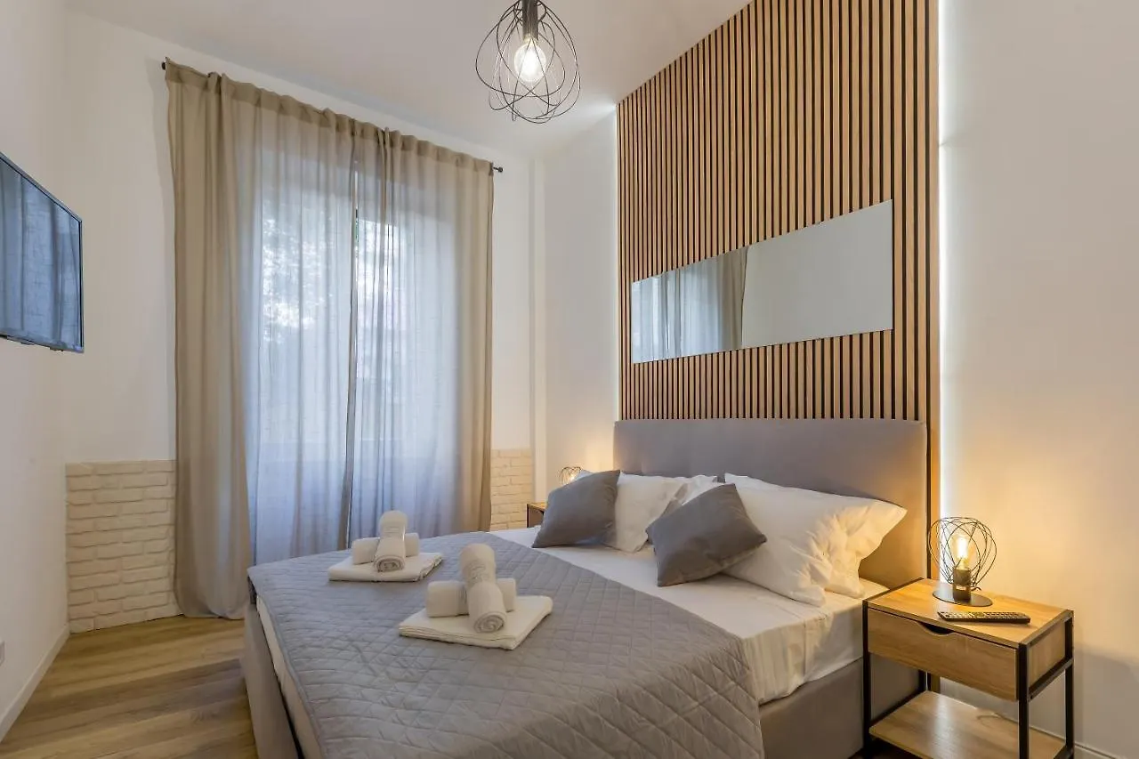 Imperium House - Appartamento Con Giardino Privato, 3 Minuti Da Metro Piazza Bologna, A-C, ローマ