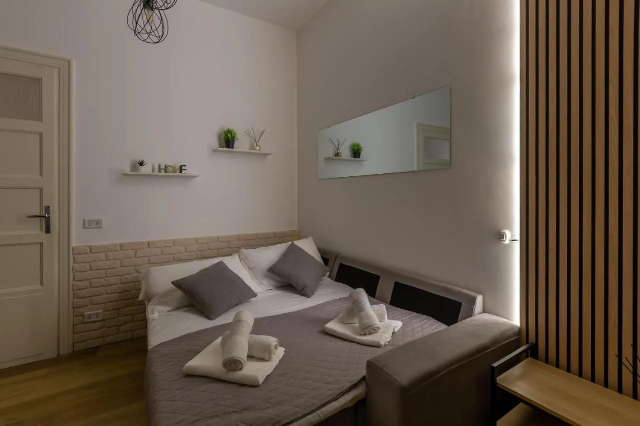 Imperium House - Appartamento Con Giardino Privato, 3 Minuti Da Metro Piazza Bologna, A-C, ローマ