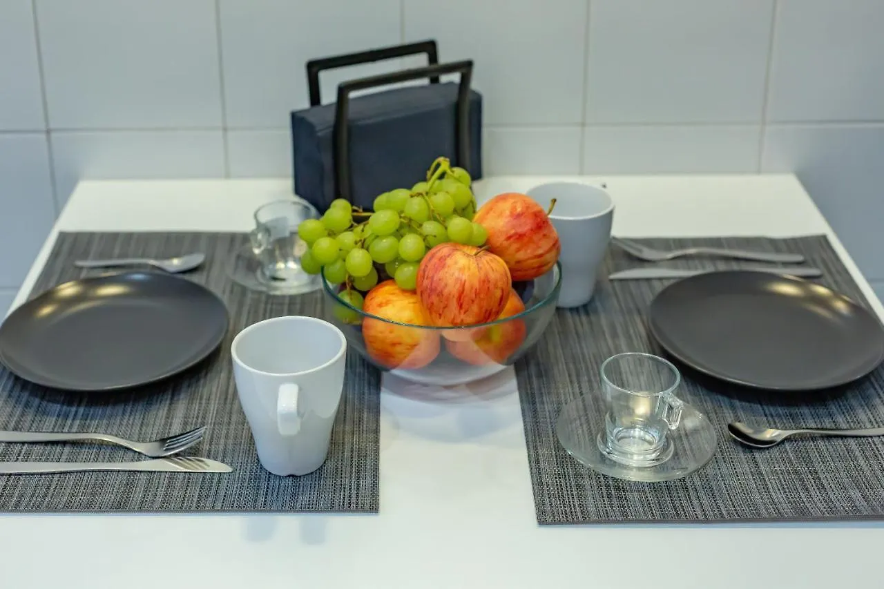 Apartment Imperium House - Appartamento Con Giardino Privato, 3 Minuti Da Metro Piazza Bologna, A-C, Rome