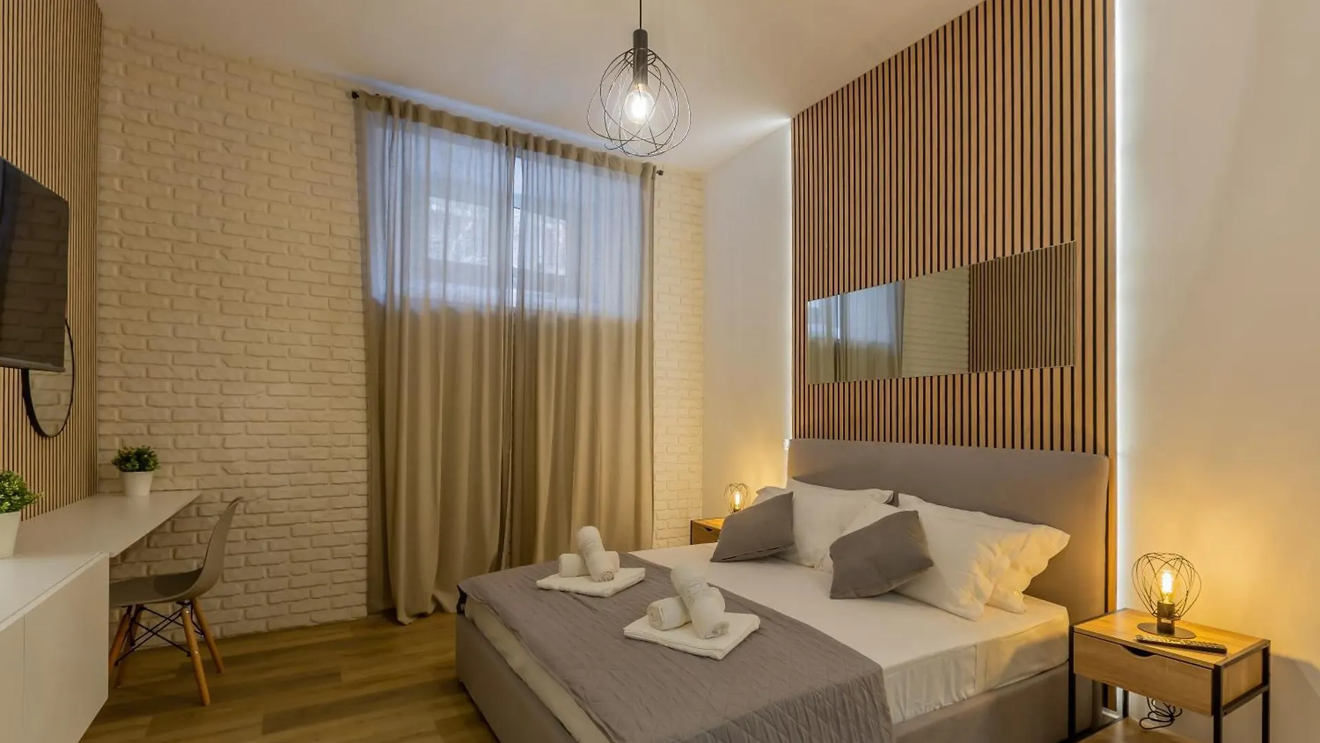 Imperium House - Appartamento Con Giardino Privato, 3 Minuti Da Metro Piazza Bologna, A-C, Roma